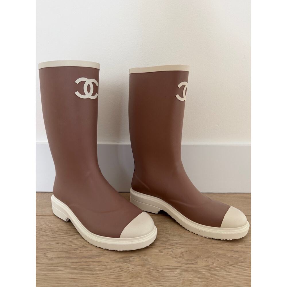 Chanel 26C Beige White Caoutchouc CC Logo High Pull On Rubber Rain Boots 35 - Picture 8 of 16